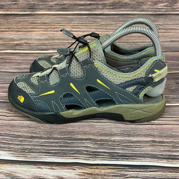 The North Face Shoes The North Face Boys Sandals Size 6 Poshmark